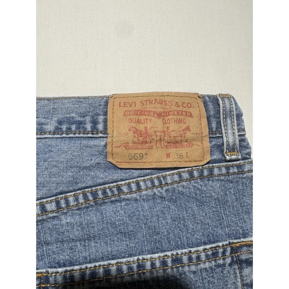 Levi's 569 Men's 36 Blue Denim Loose Straight Fit Shorts Medium Wash Cotton